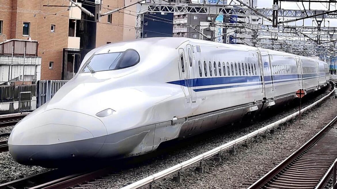 「配慮欠いた発言、深く反省」　赤羽元国交相、グリーン車炭酸水「300ml、160円」発言で陳謝: J-CAST ニュース