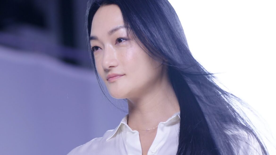 冨永愛、ヘアモデルの撮影中に“プロの切り替え”　進化を続ける美の秘訣を伝授　LUX（ラックス）新CM『かかってこい、ダメージ。』篇