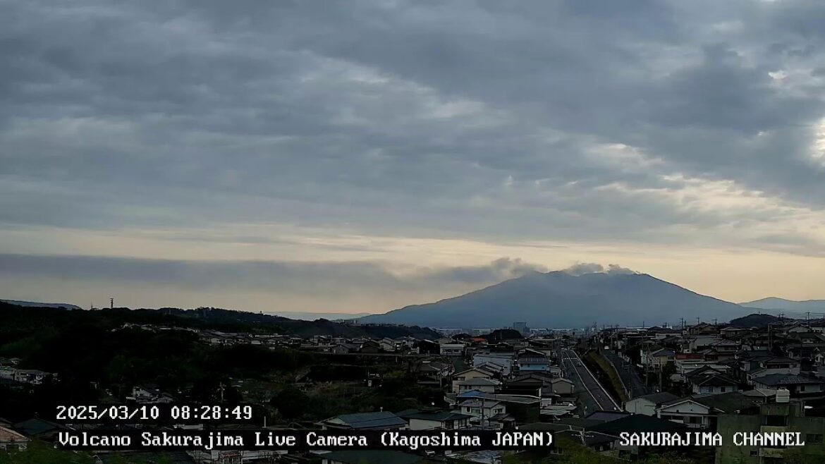 【絶景LIVE】桜島ライブカメラ（噴火・空雲・朝焼け・星空） live camera  volcano-Sakurajima ,Kagoshima,Japan