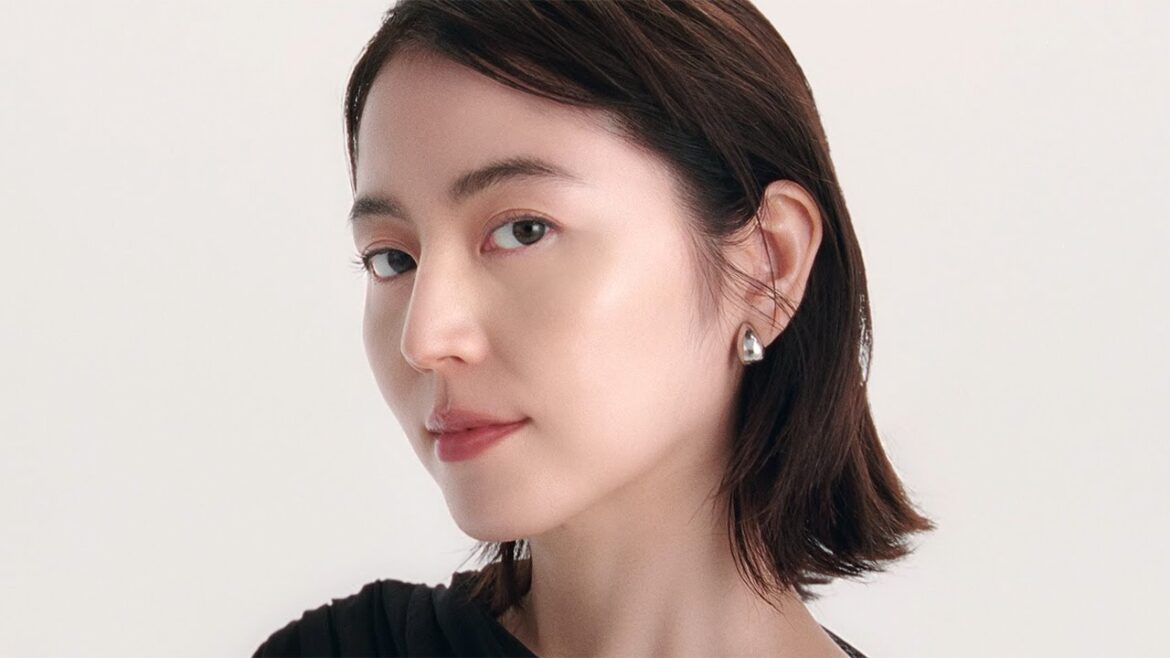 長澤まさみ、透明感のある美肌披露　「アルティミューン」CM