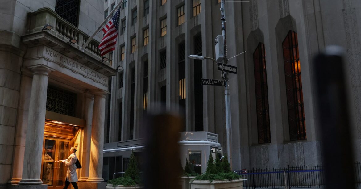 米国株式市場・午前＝3指数2週間ぶり高値、関税巡る楽観的見方で | ロイター