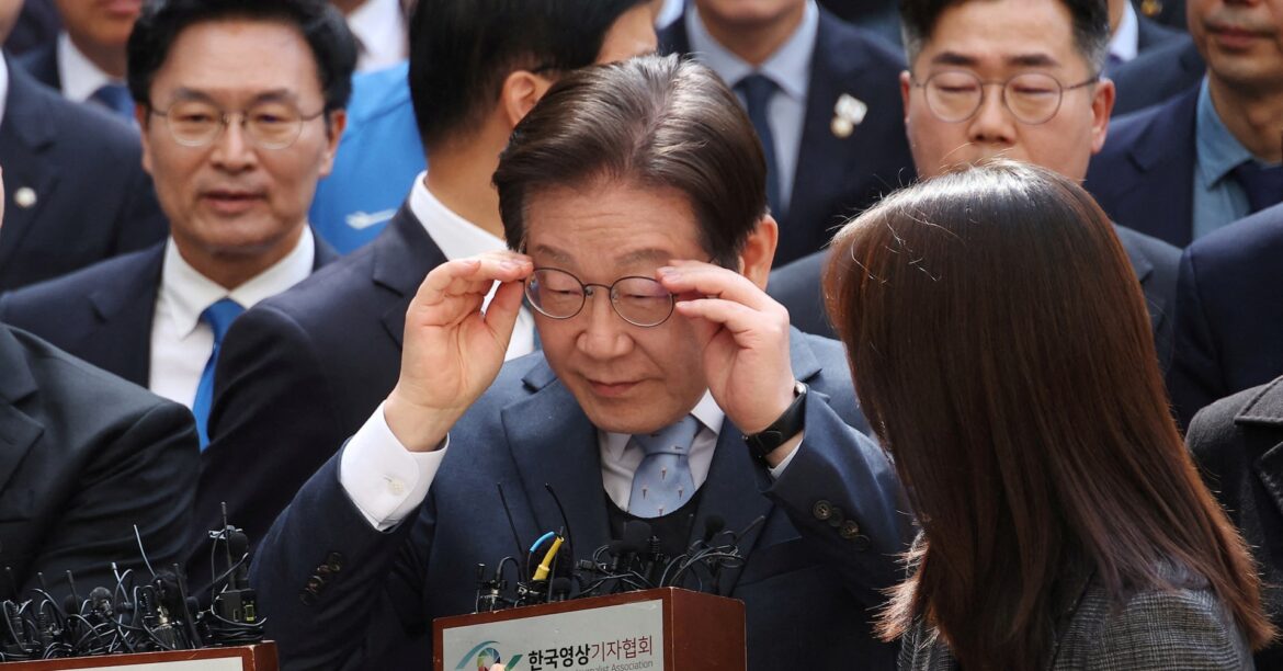 韓国最大野党の李代表に逆転無罪判決、大統領選出馬に弾み | ロイター