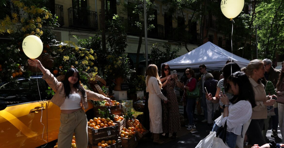 アングル:観光依存のスペイン経済、住民にはオーバーツーリズムの負担 | ロイター アングル:観光依存のスペイン経済、住民にはオーバーツーリズムの負担 | ロイター