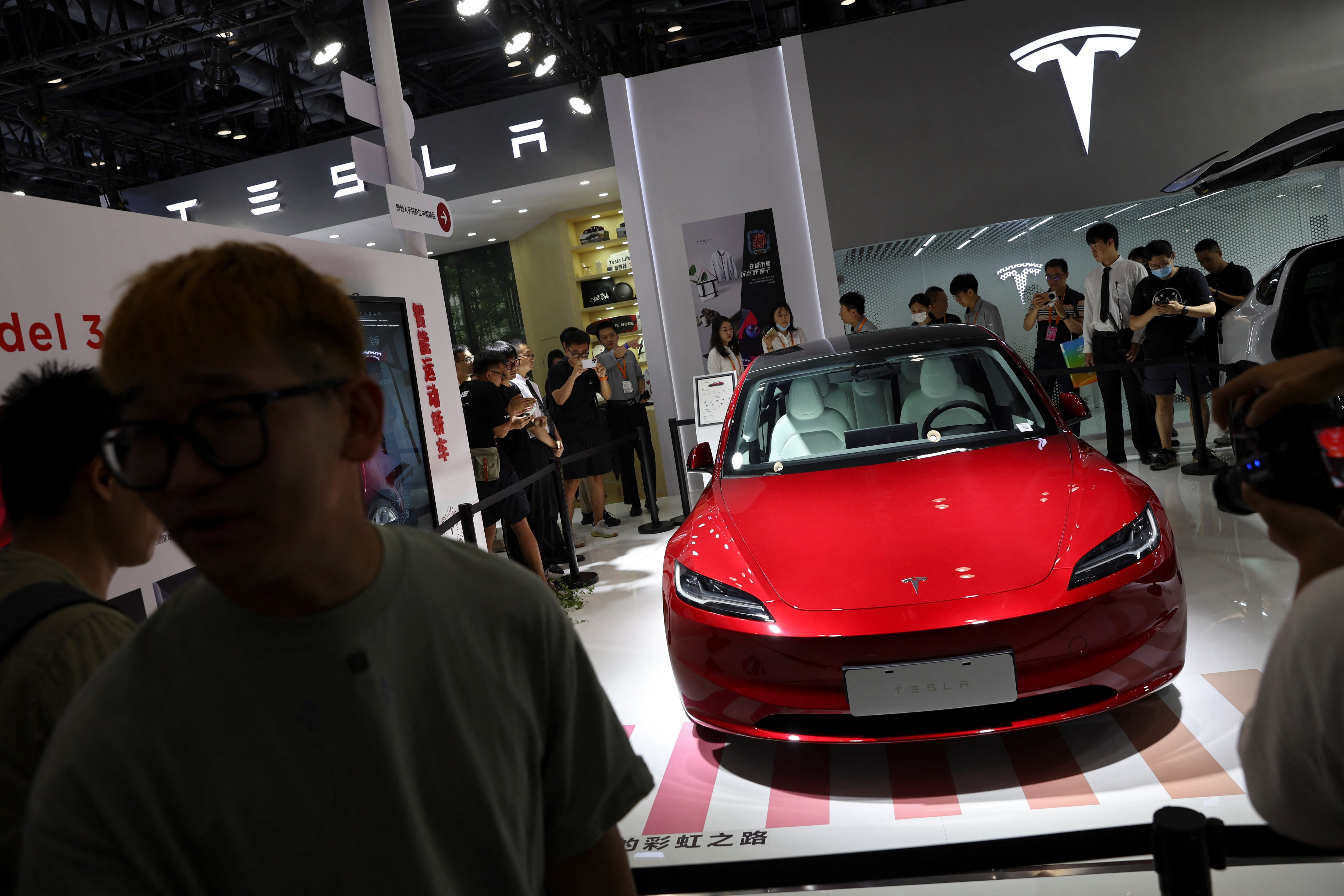 米テスラ中国製ＥＶ販売、2月は前年比約半減　2年半ぶり低水準