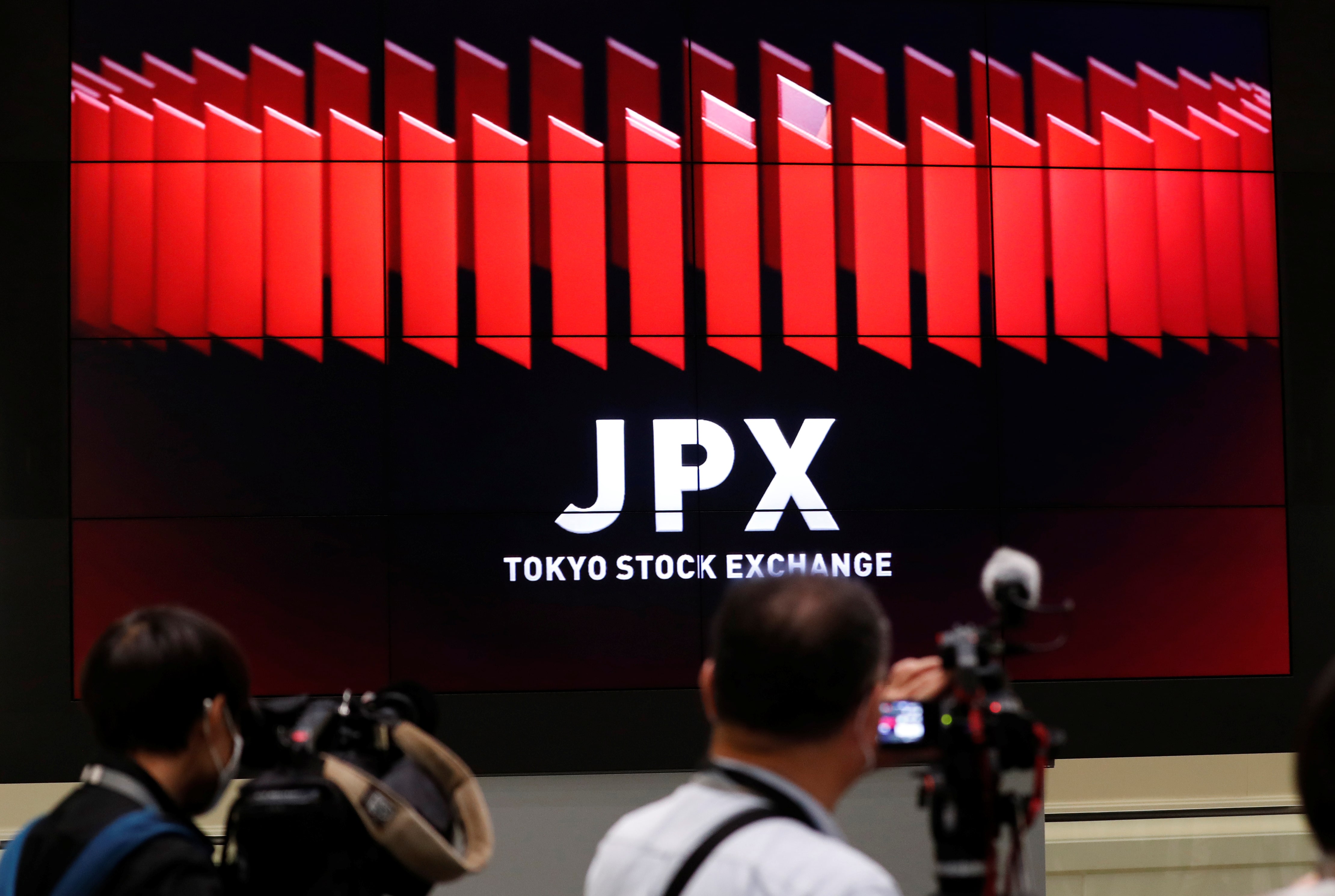 午前の日経平均は続伸、日銀会合後に日中高値を上回る
