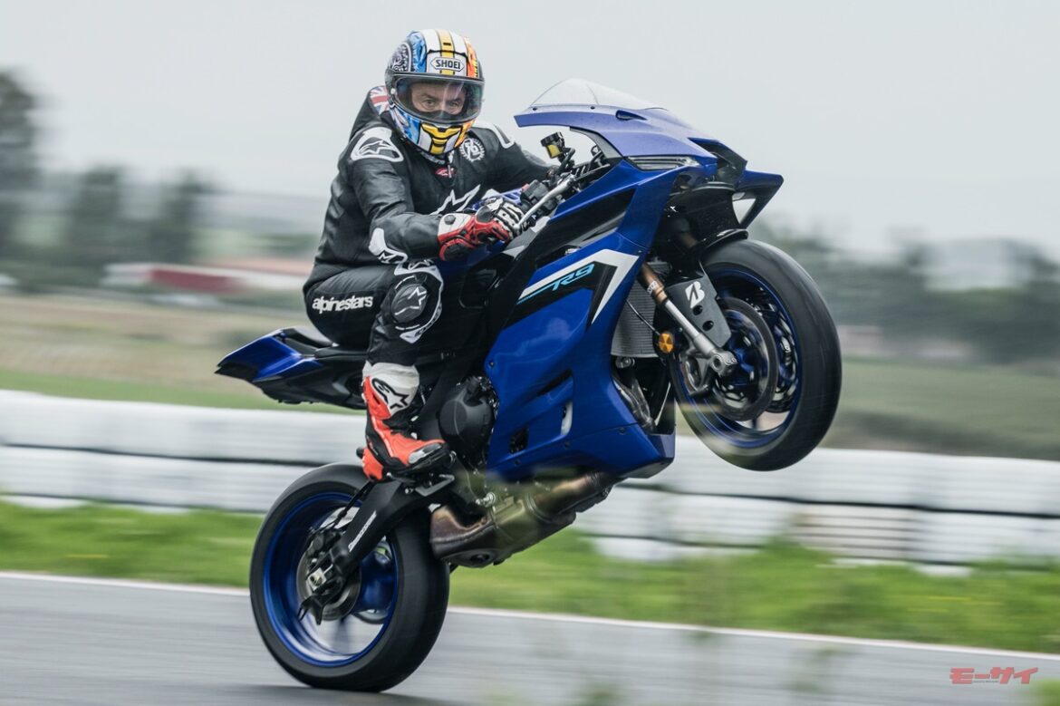 ヤマハ YZF-R9をイギリス人レーサーが分析！「スパルタンなR6的要素がある。カウル付きMT-09と思うと大間違いだ」（モーサイ） | 自動車情報・ニュース - carview!