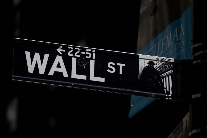 米国株式市場・寄り付き＝ダウ約300ドル安・ナスダック2％超安、トランプ関税巡る懸念で