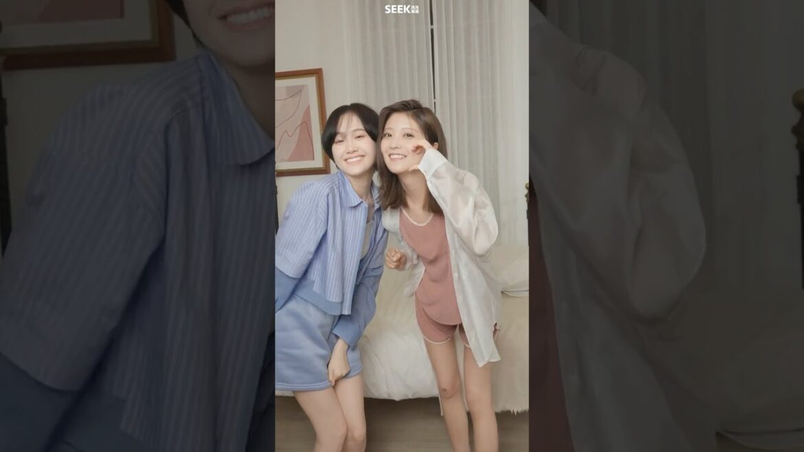 How did 工藤美桜 尾碕真花 dance in SEEK magazine #shorts #dance