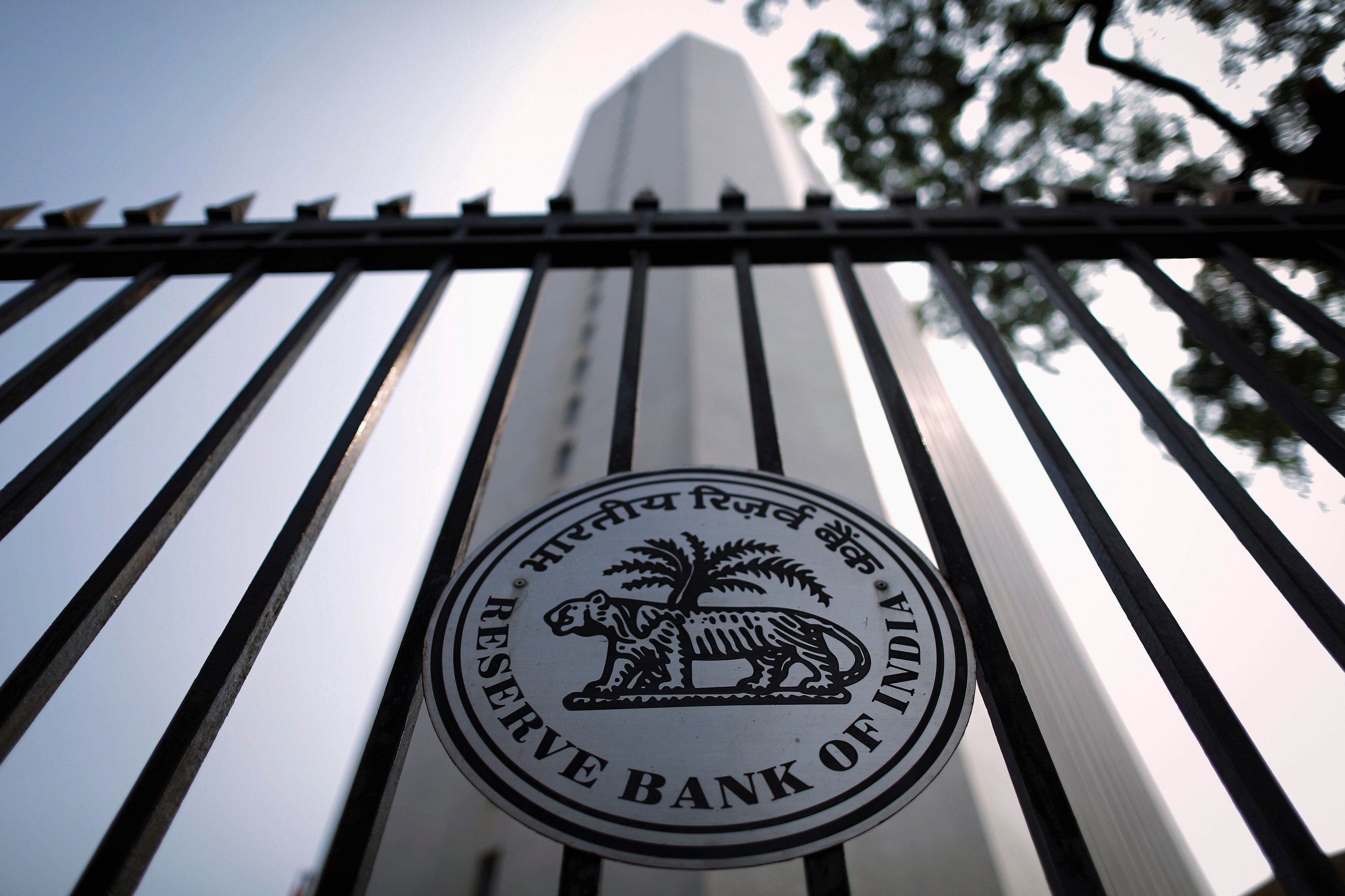 インド中銀、210億ドル超の流動性供給へ　景気を下支え