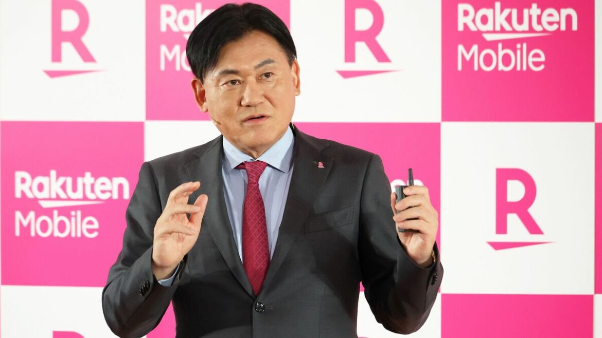ついに｢楽天モバイル値上げ｣も見えてきた…ドブ板営業で｢5年ぶり営業黒字｣を達成した三木谷社長の次の狙い 3大キャリアとの対決は｢新局面｣へ | PRESIDENT Online（プレジデントオンライン）