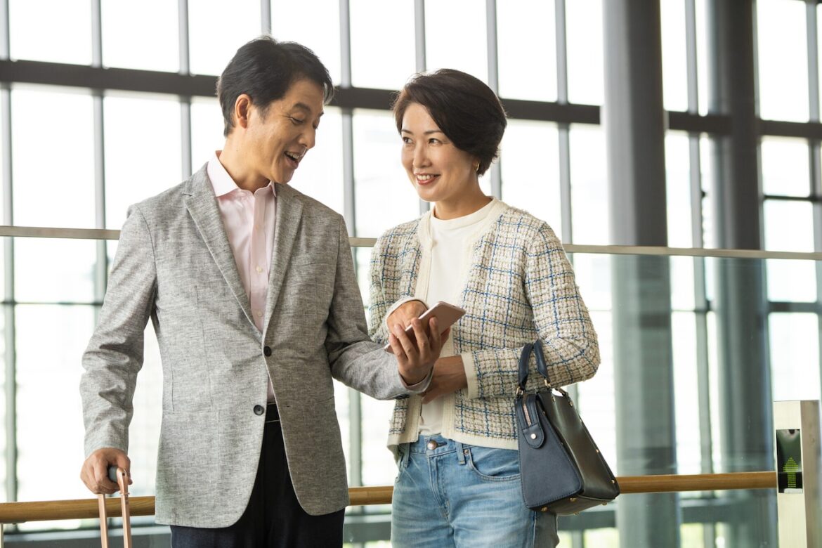49歳・資産1億9000万円女性の買ってよかった株主優待「航空会社問わず、チケット購入にポイントが使えて便利です」 - All About