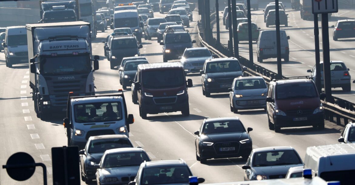 EUが排ガス規制の猶予期間延長、今年いっぱいを3年以内に | ロイター EUが排ガス規制の猶予期間延長、今年いっぱいを3年以内に | ロイター