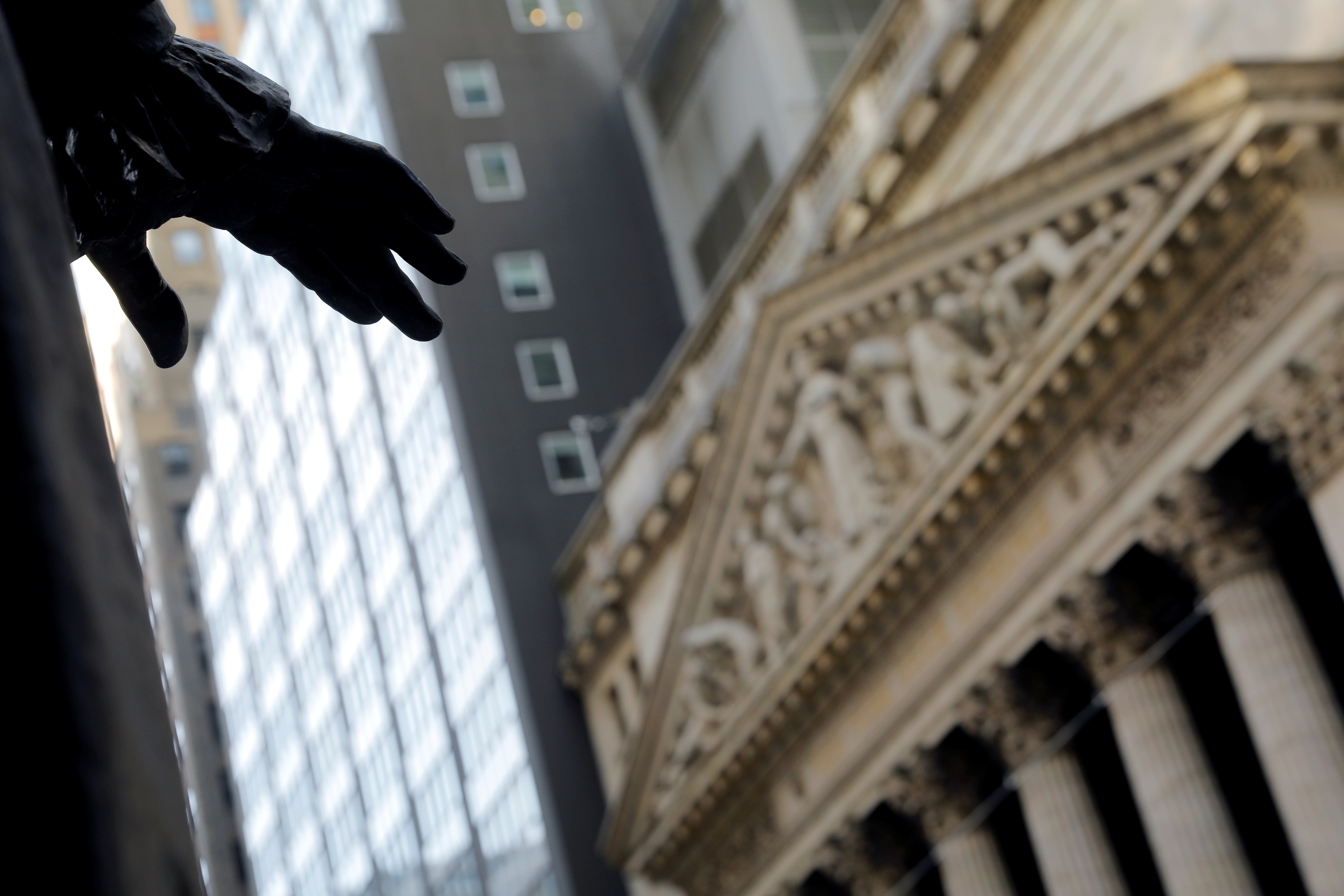 米国株式市場・寄り付き＝急落、ダウ1300ドル超安　トランプ関税で景気後退懸念