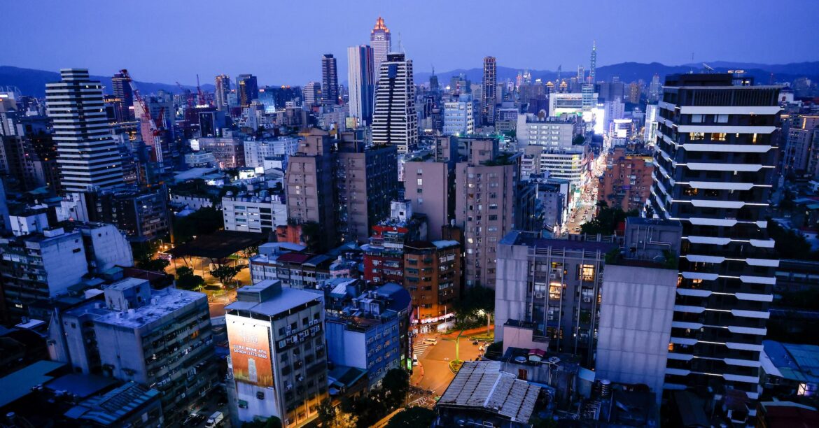中国、上海と福建住民の台湾行き団体旅行を再開へ 準備に着手 | ロイター 中国、上海と福建住民の台湾行き団体旅行を再開へ 準備に着手 | ロイター