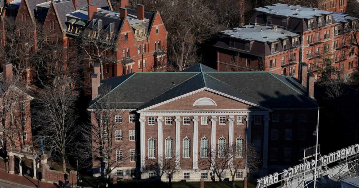 米ハーバード大、トランプ政権の要求拒絶 補助金23億ドル凍結 | ロイター 米ハーバード大、トランプ政権の要求拒絶 補助金23億ドル凍結 | ロイター