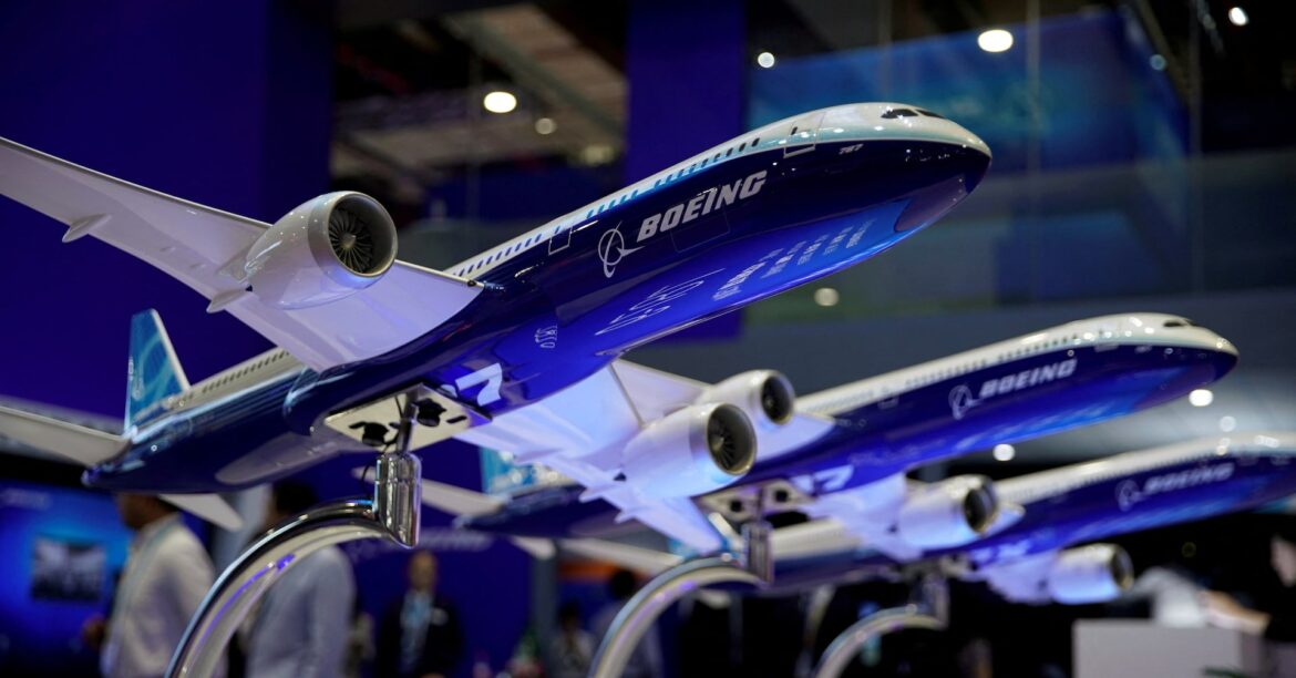 中国航空会社がボーイング機受け取り停止か、米国に戻る機体確認 | ロイター