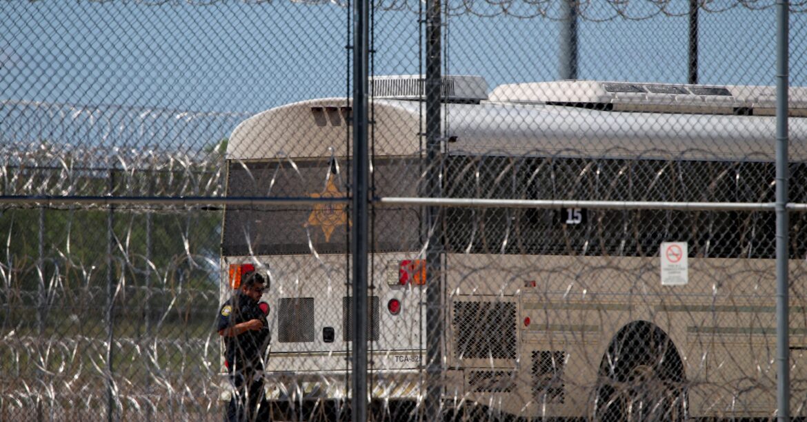 米最高裁の移民送還差し止め、保守派判事が批判 「性急で尚早」 | ロイター 米最高裁の移民送還差し止め、保守派判事が批判 「性急で尚早」 | ロイター