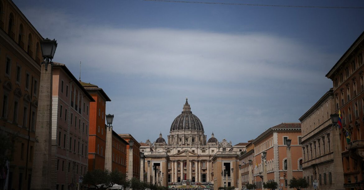 ローマ教皇死去で後継者選びへ、非欧州系・進歩派の路線踏襲されるか | ロイター