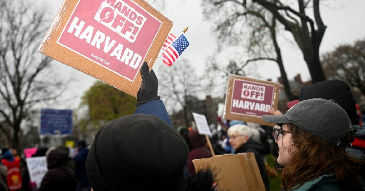米ハーバード大、トランプ政権を提訴 補助金凍結巡り | ロイター 米ハーバード大、トランプ政権を提訴 補助金凍結巡り | ロイター