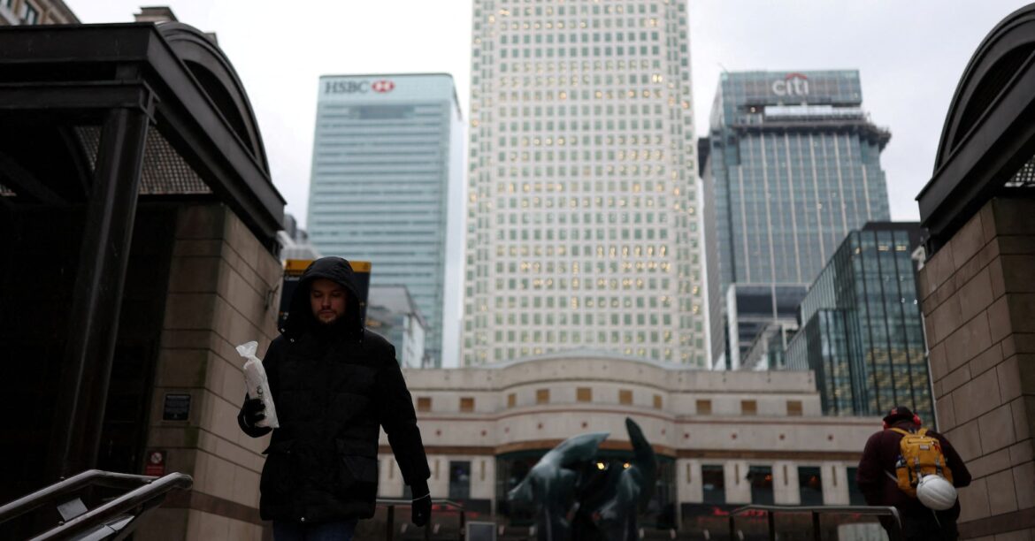 英総合ＰＭＩ、4月速報48.2　貿易戦争で50割れ | ロイター
