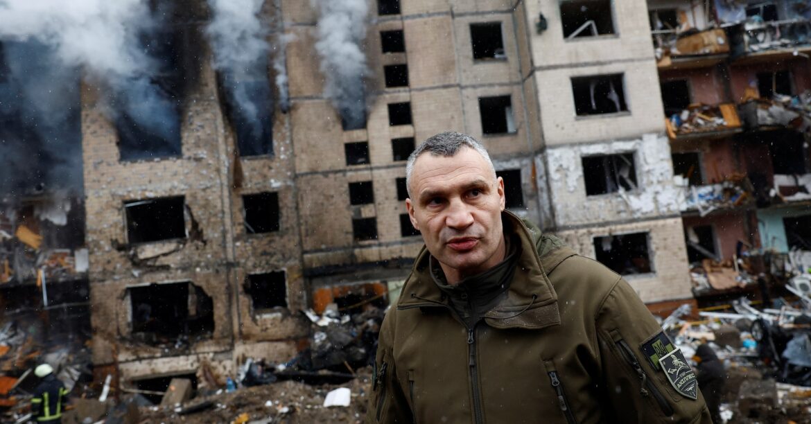 ウクライナ、一時的な領土放棄が必要になる可能性=キーウ市長 | ロイター ウクライナ、一時的な領土放棄が必要になる可能性=キーウ市長 | ロイター