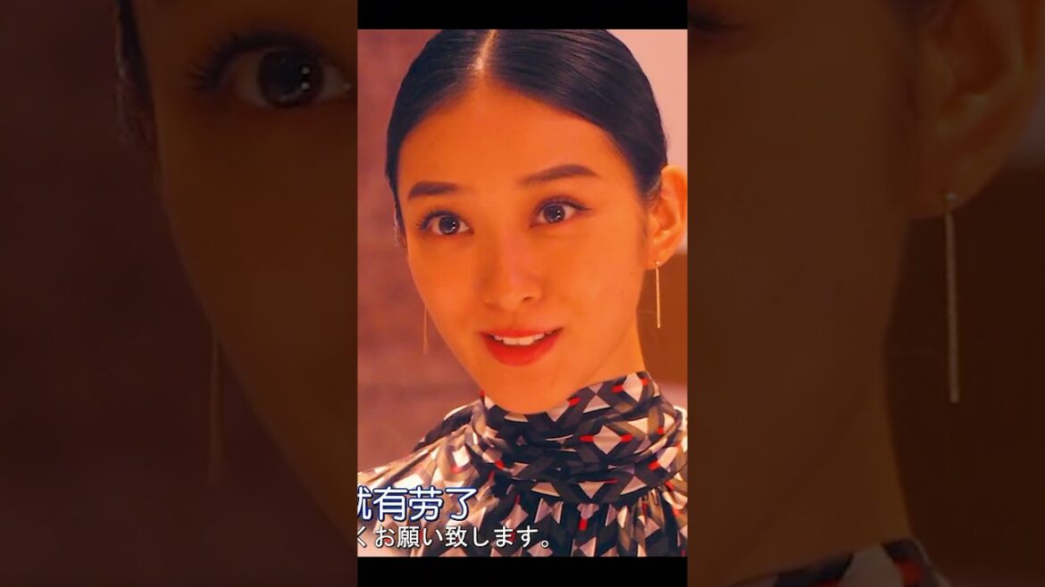 💼 銀行員から銀座の女王へ、彼女はいかにして全てを操ったのか？✨ 武井咲が華麗に主演！『黒革の手帖』の致命的な魅力を徹底解剖!