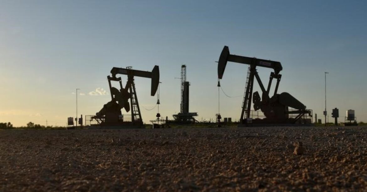 原油先物2％下落、2週間ぶり安値　ＯＰＥＣプラス増産や関税懸念で | ロイター