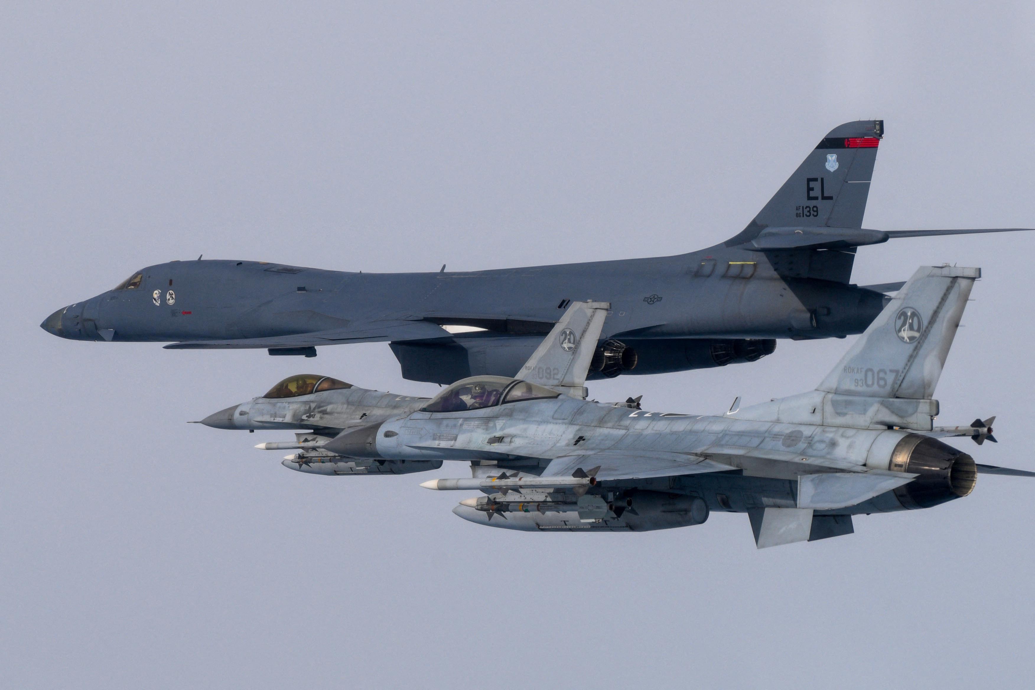 北朝鮮、米戦略爆撃機の韓国展開を批判　「公然の脅威」と表現