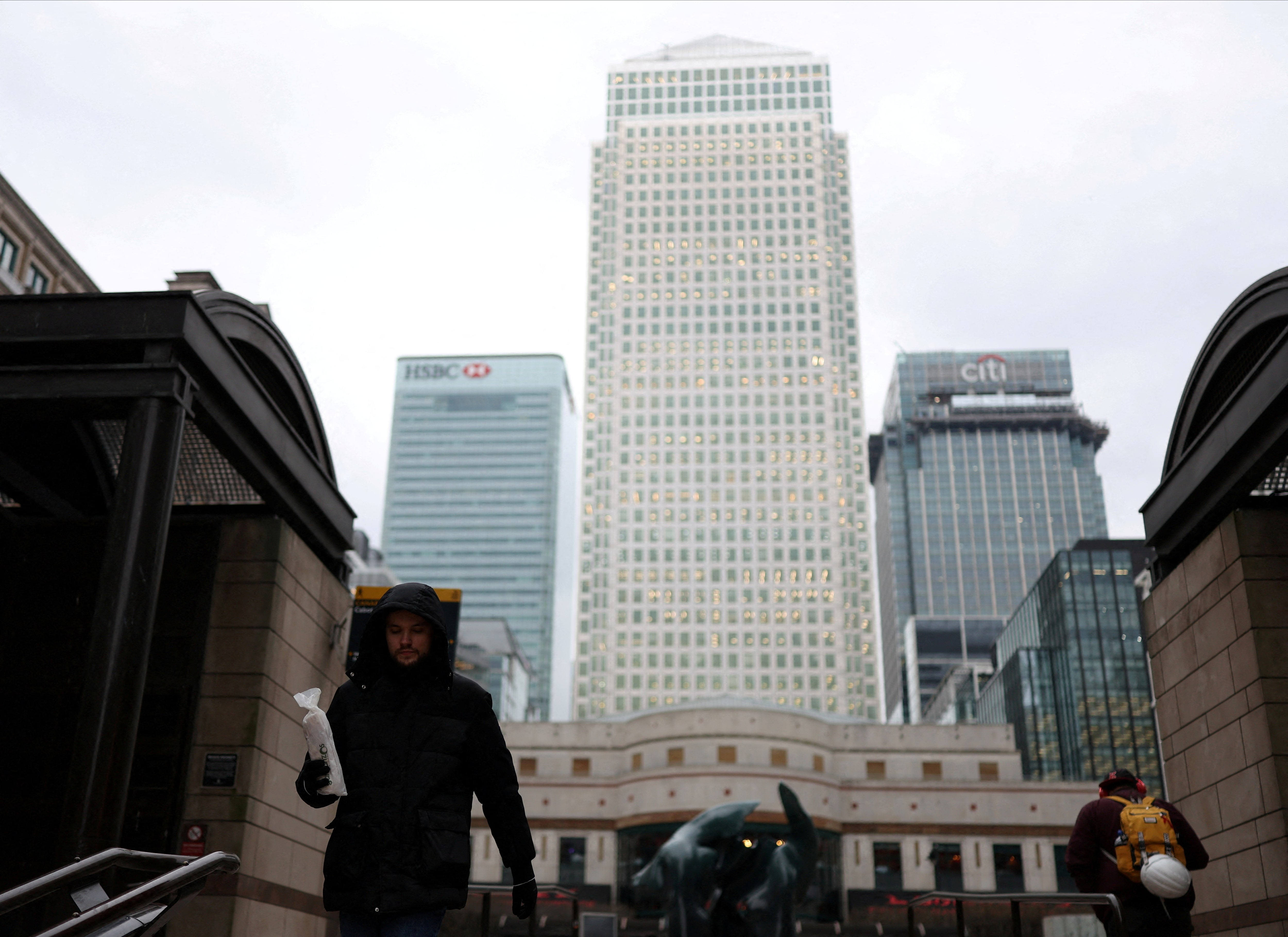 英総合ＰＭＩ、4月速報48.2　貿易戦争で50割れ