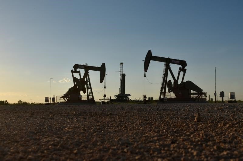 原油先物2％下落、2週間ぶり安値　ＯＰＥＣプラス増産や関税懸念で
