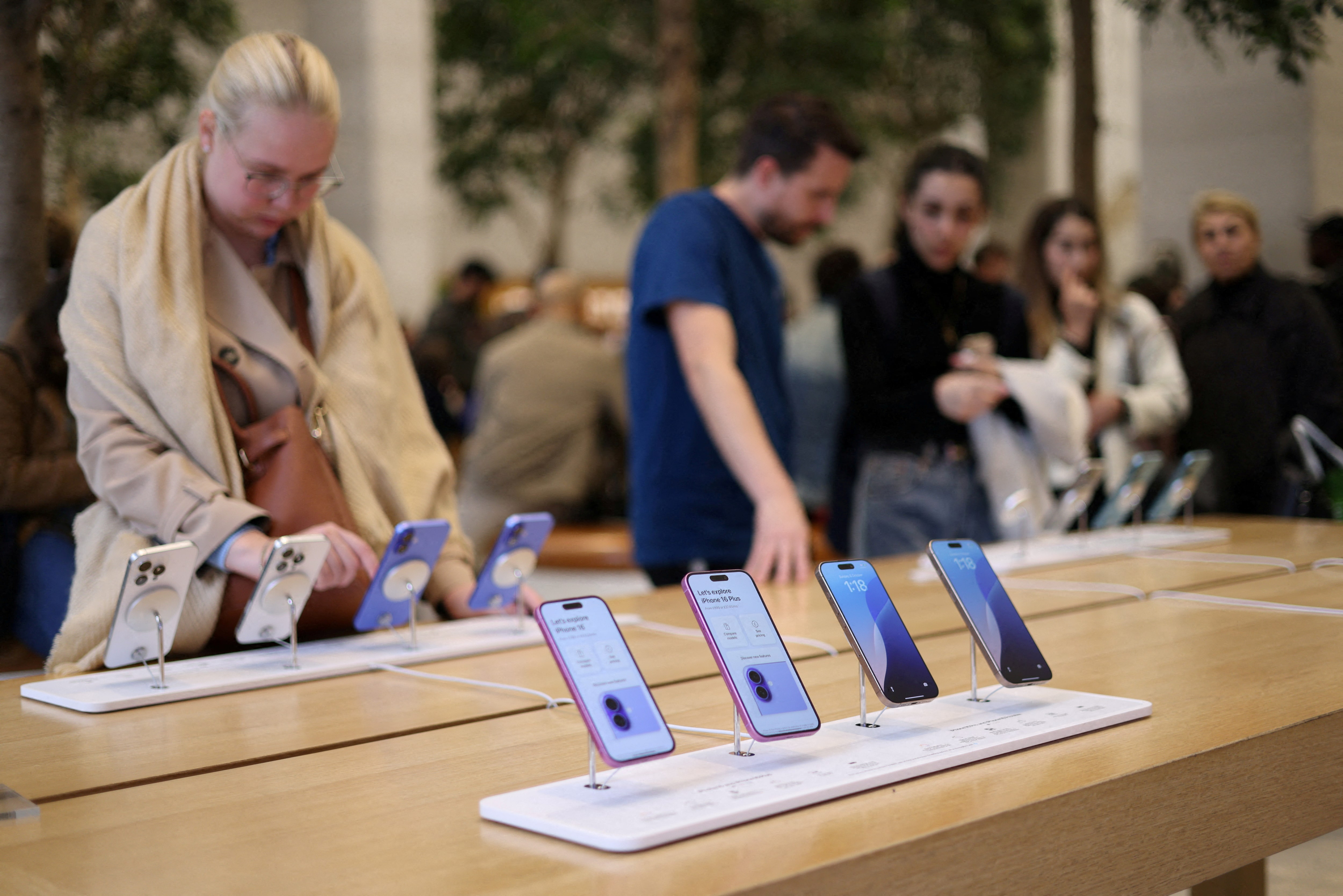 アップル、第1四半期の世界スマホ市場シェア首位　日印で需要堅調