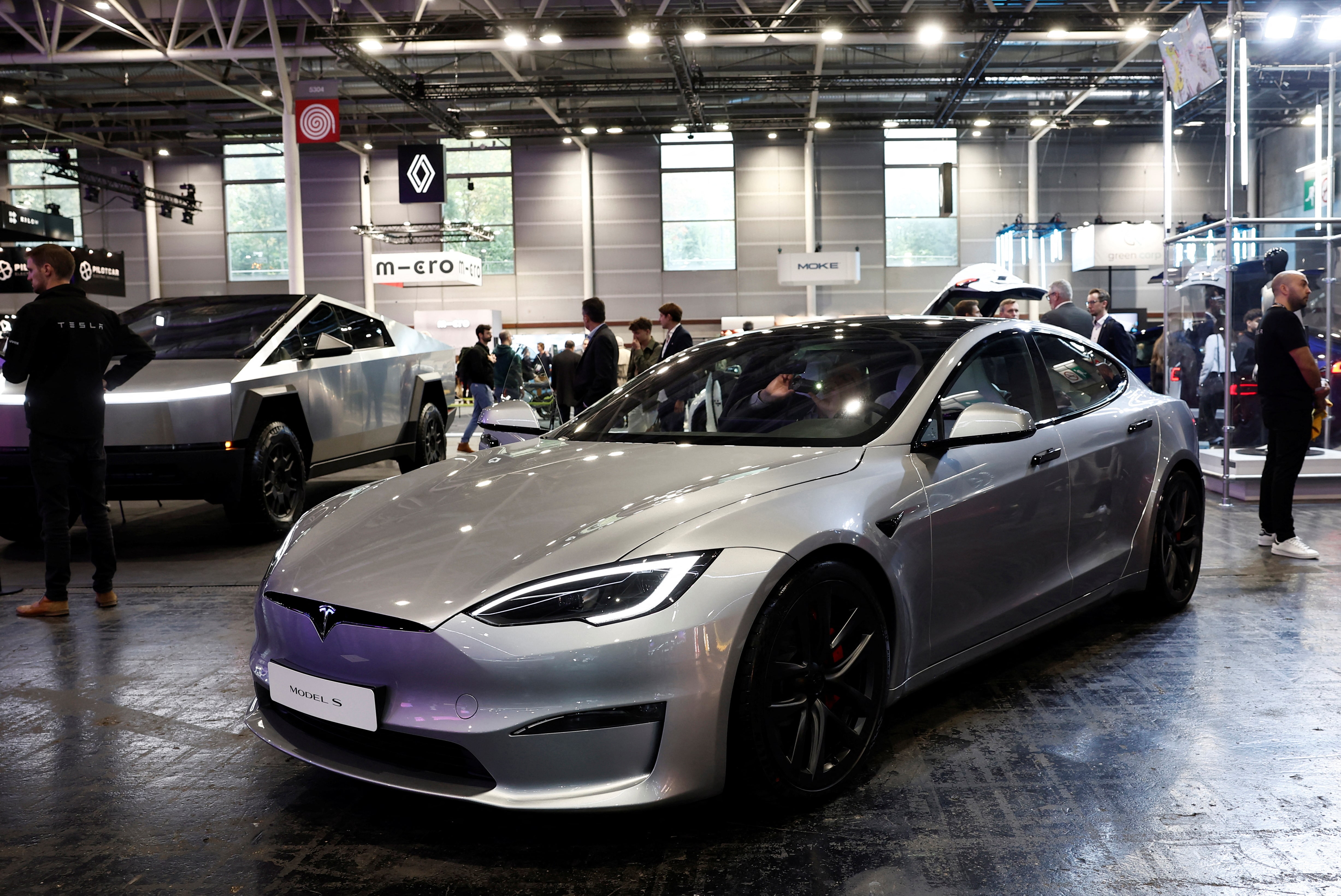 米テスラ、中国で2車種の新規受注停止　米国からの輸入車