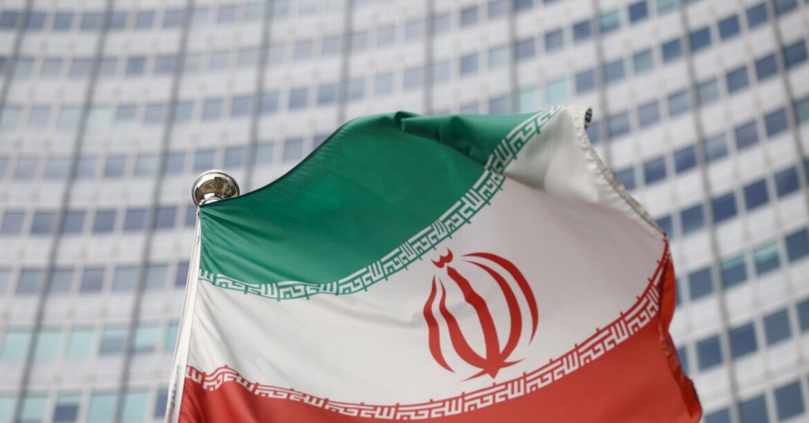 イラン産石油購入者に「二次的制裁」、トランプ氏が警告 | ロイター
