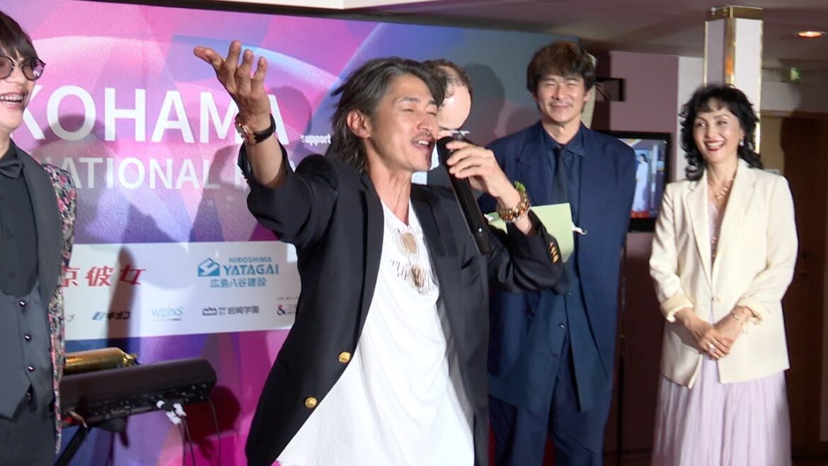 窪塚洋介、船上パーティでハイテンション　ボケ連発するも苦笑い「スベりました...」　『横浜国際映画祭』レッドカーペットに登場