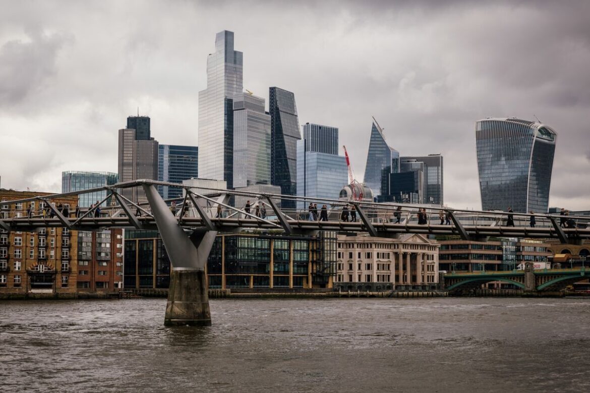 英国、新たな投資家ビザ制度を検討－ＡＩなど戦略的分野が対象 - Bloomberg