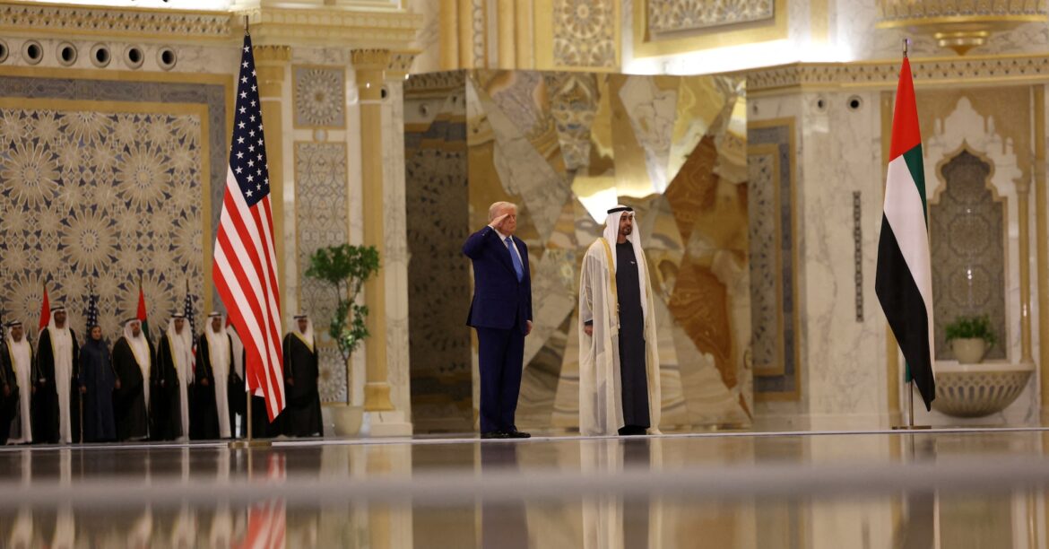 トランプ氏、UAEと2000億ドル超の契約 AI協力深化で合意 | ロイター トランプ氏、UAEと2000億ドル超の契約 AI協力深化で合意 | ロイター