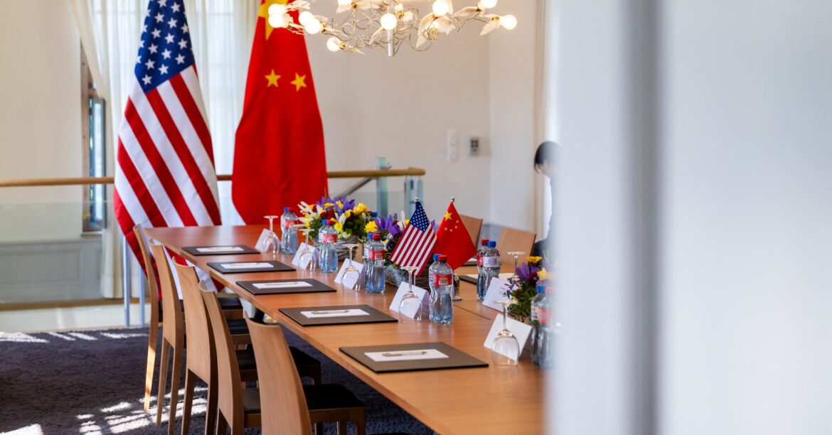 米中上乗せ関税停止、90日間より延長すべき=中国共産党系紙 | ロイター 米中上乗せ関税停止、90日間より延長すべき=中国共産党系紙 | ロイター