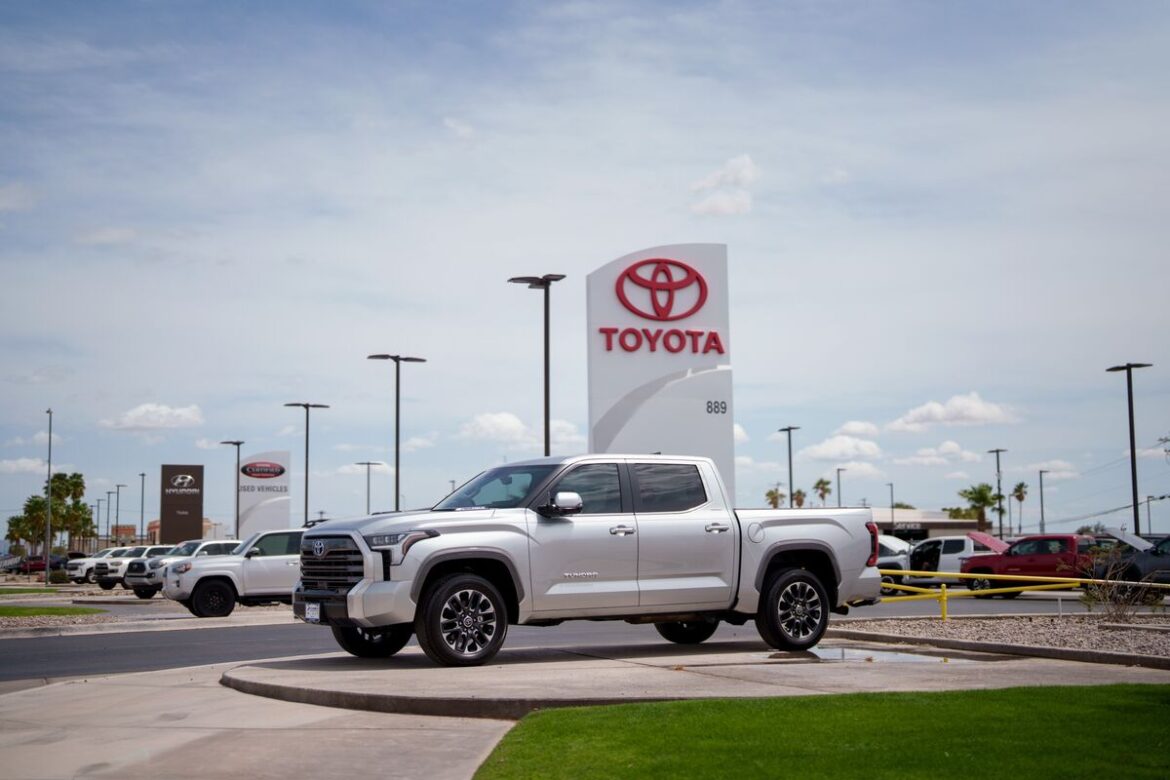 トヨタ、米国市場向け小型トラックの生産を検討－需要増で商機見込む - Bloomberg