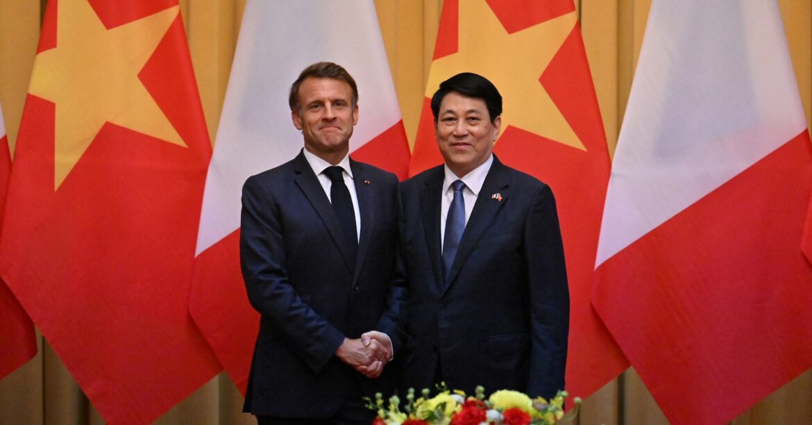 仏大統領がベトナム訪問、エネ・国防など100億ドル規模の契約調印 | ロイター