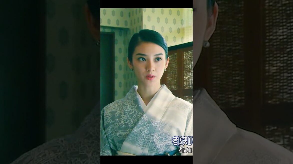 💼 銀行員から銀座の女王へ、彼女はいかにして全てを操ったのか？✨ 武井咲が華麗に主演！『黒革の手帖』の致命的な魅力を徹底解剖!