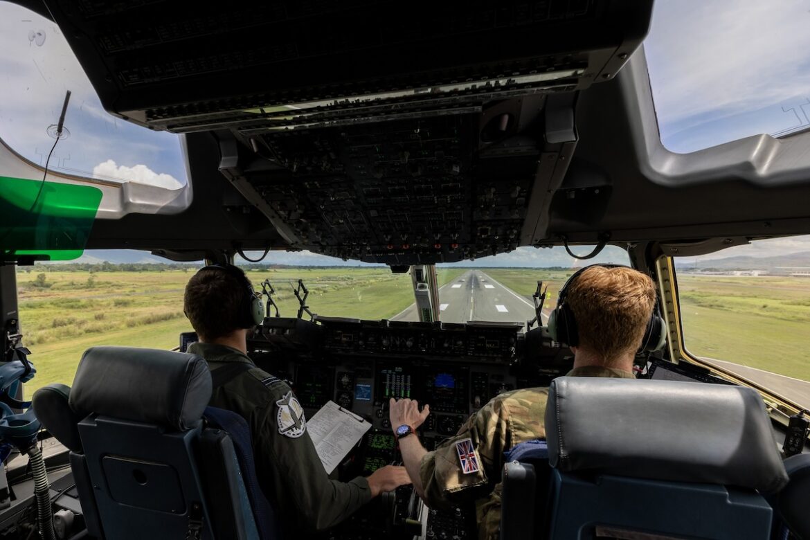 米・英・濠・加のC-17が集結！オーストラリアで多国間演習 、コックピットの様子も公開 | FlyTeam ニュース