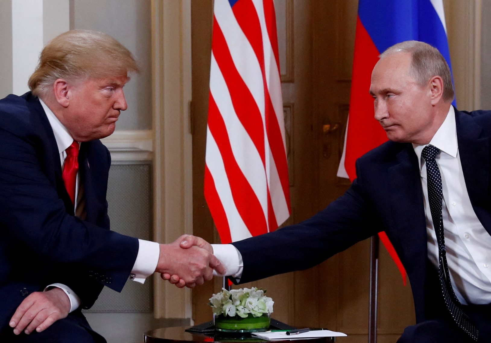 トランプ氏とプーチン氏が電話会談を開始、ホワイトハウスが確認