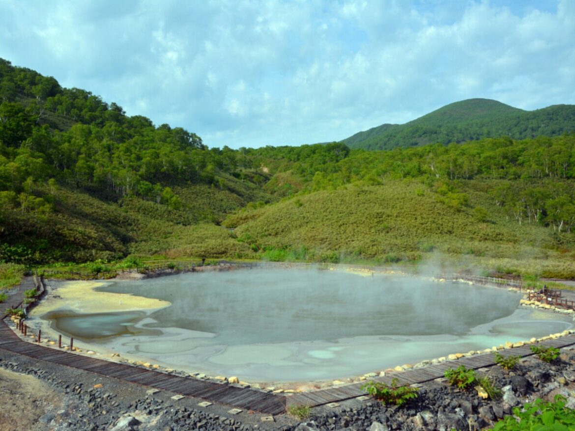 長期休みに行きたい北海道の「穴場温泉地」ランキング！ 2位「ニセコ温泉郷」、1位は？ - All About ニュース