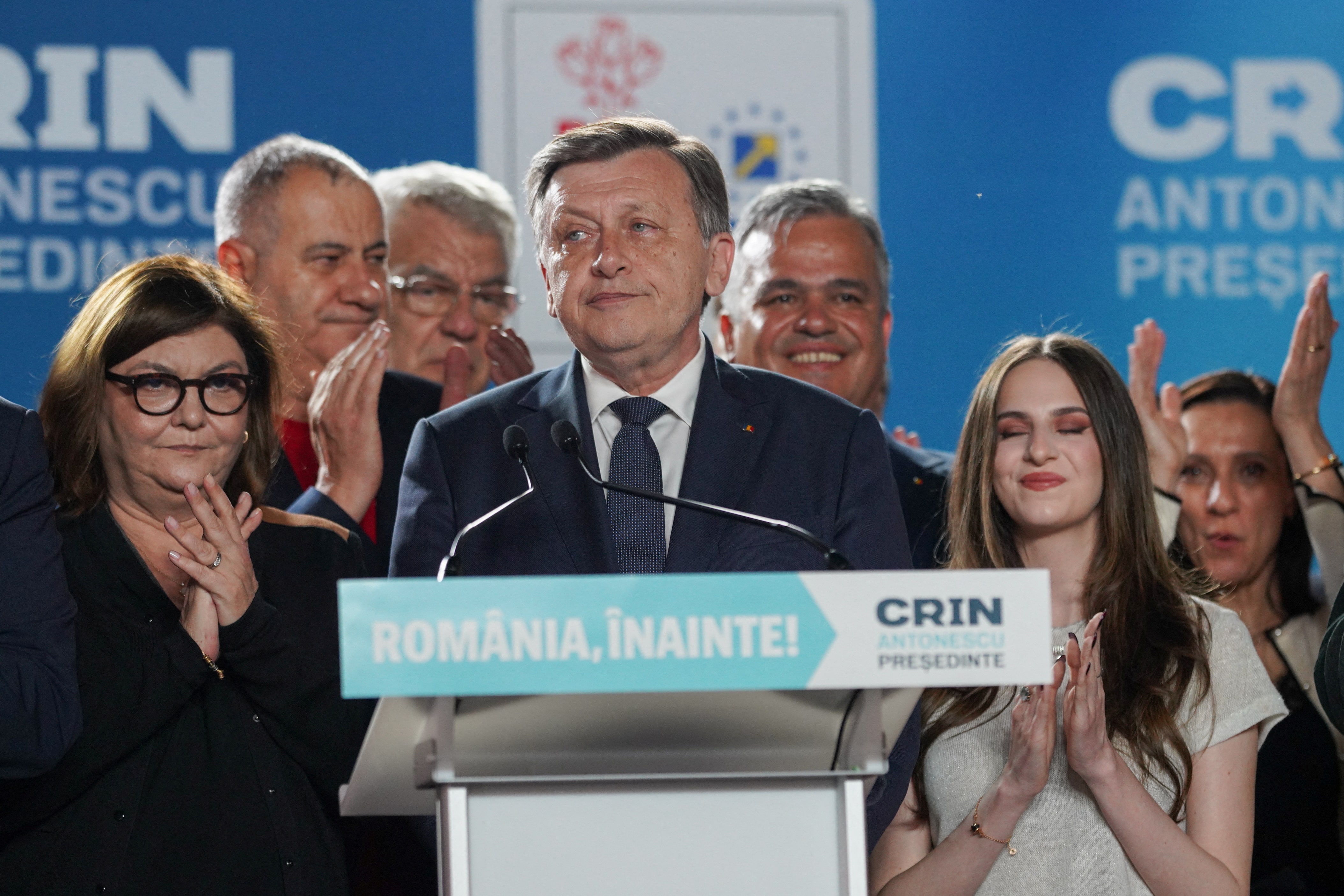 ルーマニア首相が辞任表明 やり直し大統領選、極右首位