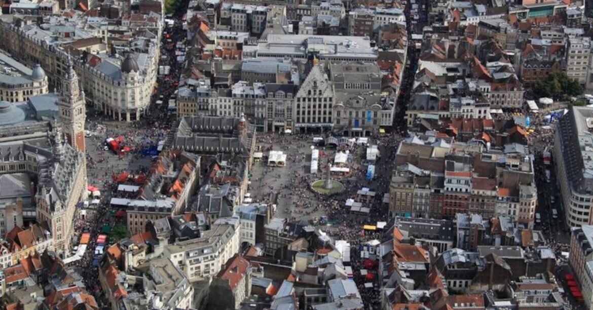 France: Un corps retrouvé après l’effondrement de deux immeubles à Lille France: Un corps retrouvé après l'effondrement de deux immeubles à Lille