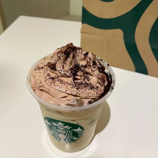 新千歳空港のスターバックス限定のドリンク「ホワイト チョコレート & エスプレッソ（アイス）」