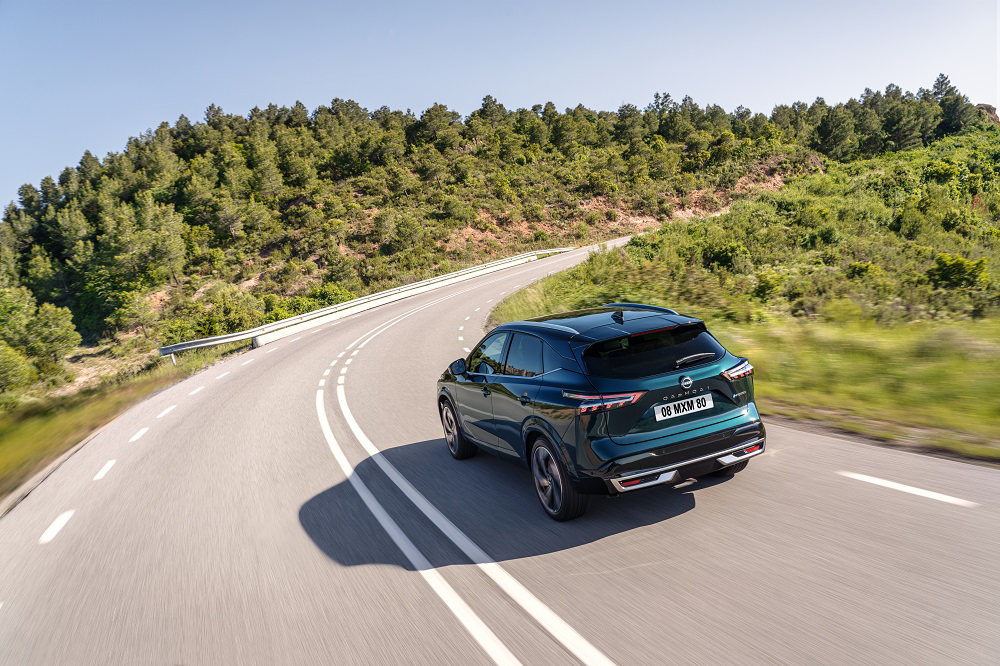 New e-POWER on Qashqai Deep Ocean Rear 3/4 in dynamic