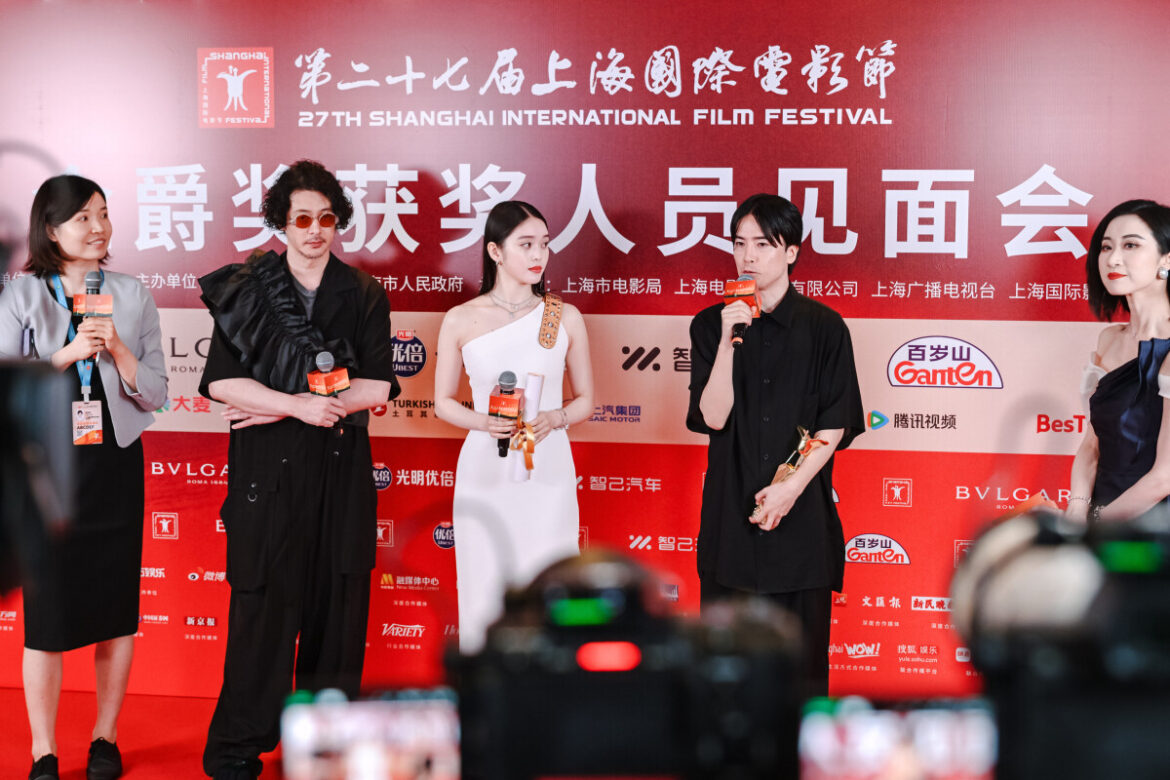 第27回上海国際映画祭金爵賞授賞式開催　日本の「夏の砂の上」と中国の「長夜将尽」が審査委員会特別賞
