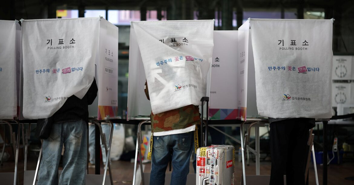 アングル：韓国大統領選、有権者の憤りが革新系野党の李氏を押し上げも | ロイター