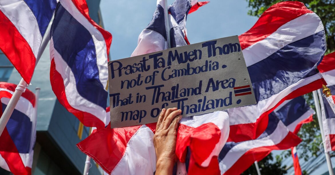 タイ国軍、カンボジアとの国境紛争で「高レベルの作戦」準備 | ロイター